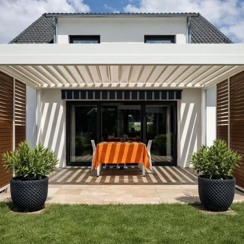 Lamellendach aus Aluminium – Moderne Terrassenüberdachung mit verstellbaren Lamellen